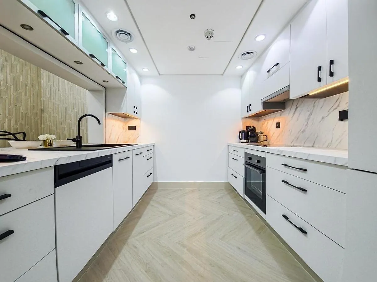 Luxury 2-Bed Condo Full Burj Khalifa Lights View! Dubaj 0*,  Spojené arabské emiráty