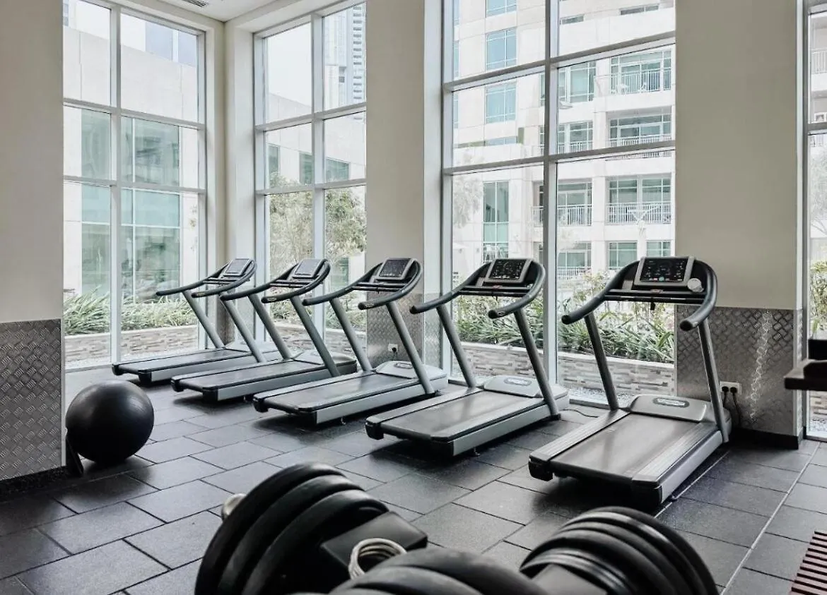Luxury 2-Bed Condo Full Burj Khalifa Lights View! Dubai
